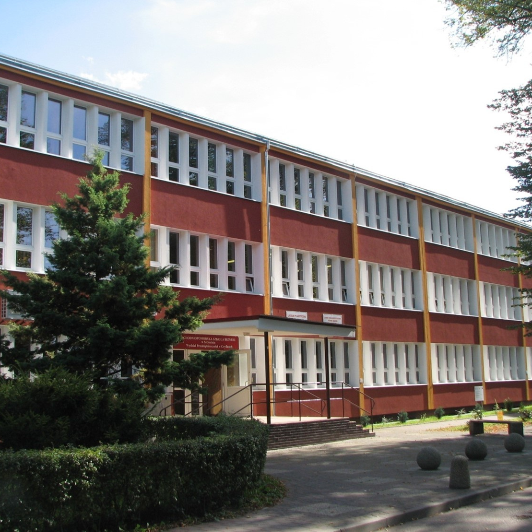 Widok na budynek ZPSB w Gryficach