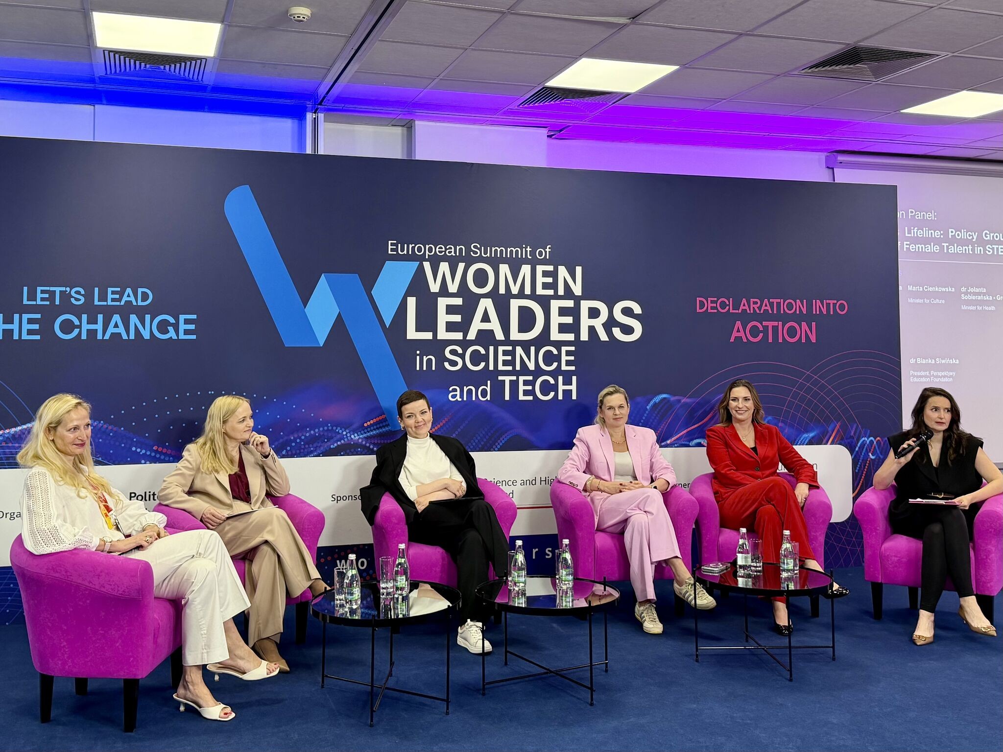 Zdjęcie z European Summit of Women Leaders in Science and Tech