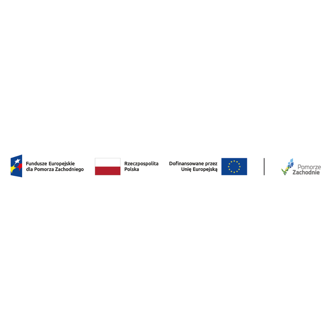 Na białym poziomym pasku umieszczono logotypy instytucji związanych z dofinansowaniem projektu. Od lewej: Fundusze Europejskie dla Pomorza Zachodniego, Rzeczpospolita Polska z biało-czerwoną flagą, Unia Europejska z flagą i napisem „Dofinansowane przez Unię Europejską” oraz Pomorze Zachodnie.